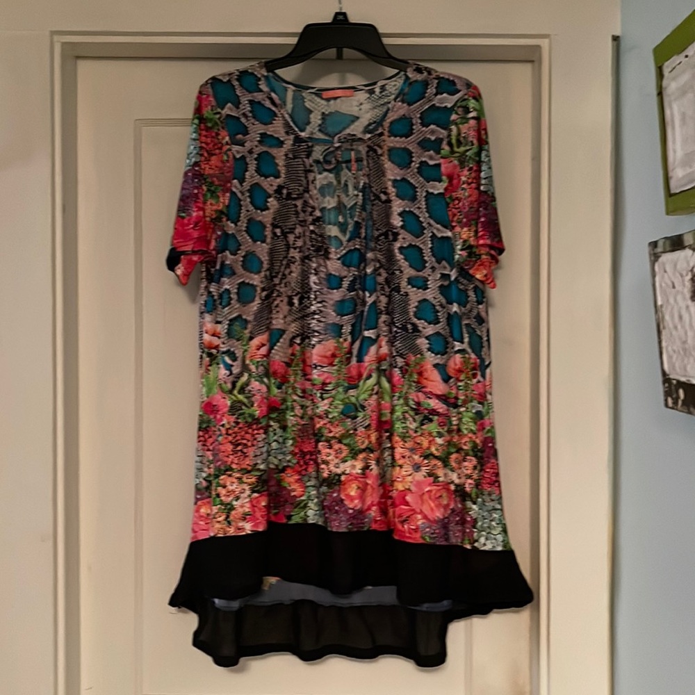Simply Aster Multi-Color, Short Sleeve Hi-Low Tunic with Ruffley Hem Sz 3x NWOT
